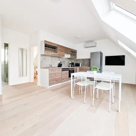 Raj Living - City Apartments With 1 Or 2 Rooms - 15 Min To Messe Dus And Old Town Dus Dusseldorf Exterior photo