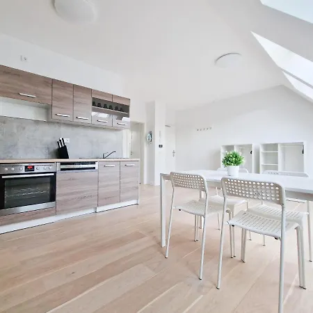 Raj Living - City Apartments With 1 Or 2 Rooms - 15 Min To Messe Dus And Old Town Dus Dusseldorf Exterior photo