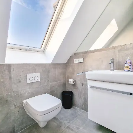 Raj Living - City Apartments With 1 Or 2 Rooms - 15 Min To Messe Dus And Old Town Dus Dusseldorf Exterior photo