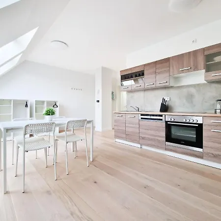 Raj Living - City Apartments With 1 Or 2 Rooms - 15 Min To Messe Dus And Old Town Dus Dusseldorf Exterior photo