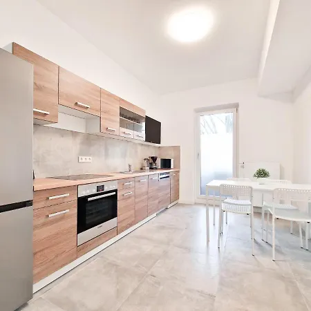 Raj Living - City Apartments With 1 Or 2 Rooms - 15 Min To Messe Dus And Old Town Dus Dusseldorf Exterior photo