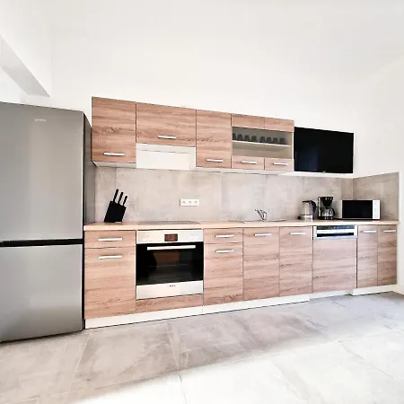 Raj Living - City Apartments With 1 Or 2 Rooms - 15 Min To Messe Dus And Old Town Dus Dusseldorf Exterior photo