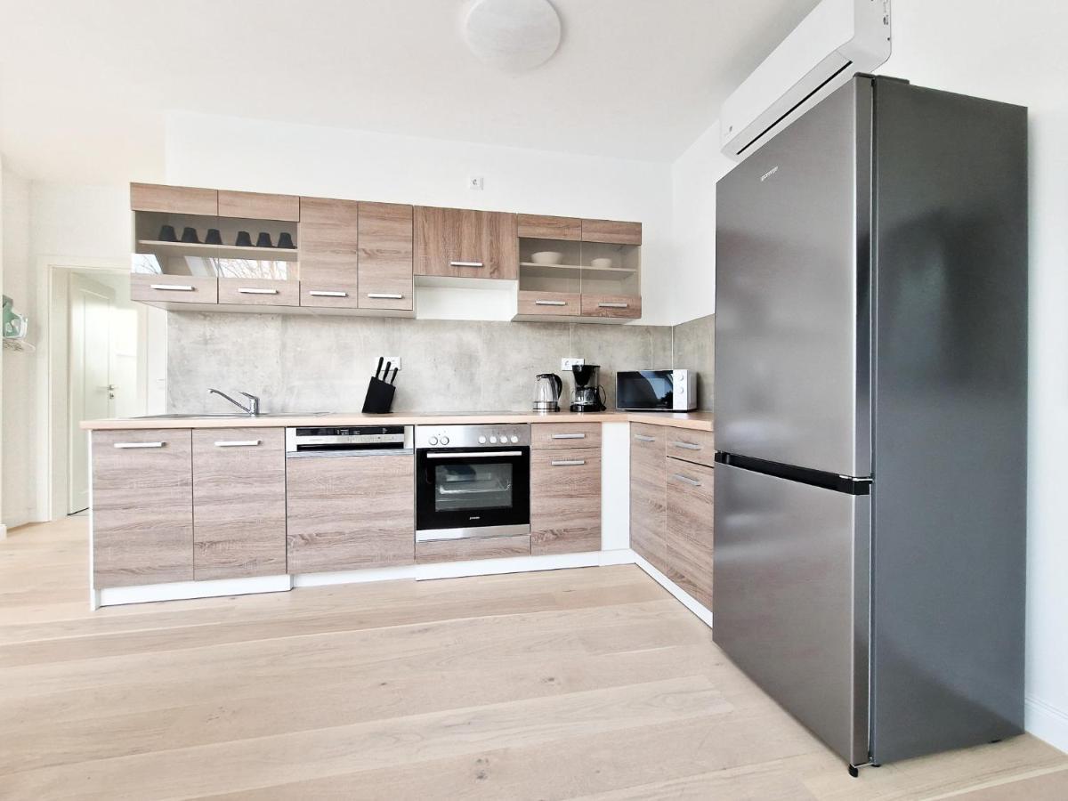 Raj Living - With 1 Or 2 - 15 Min To Messe Dus And Old Town Dus * Dusseldorf
