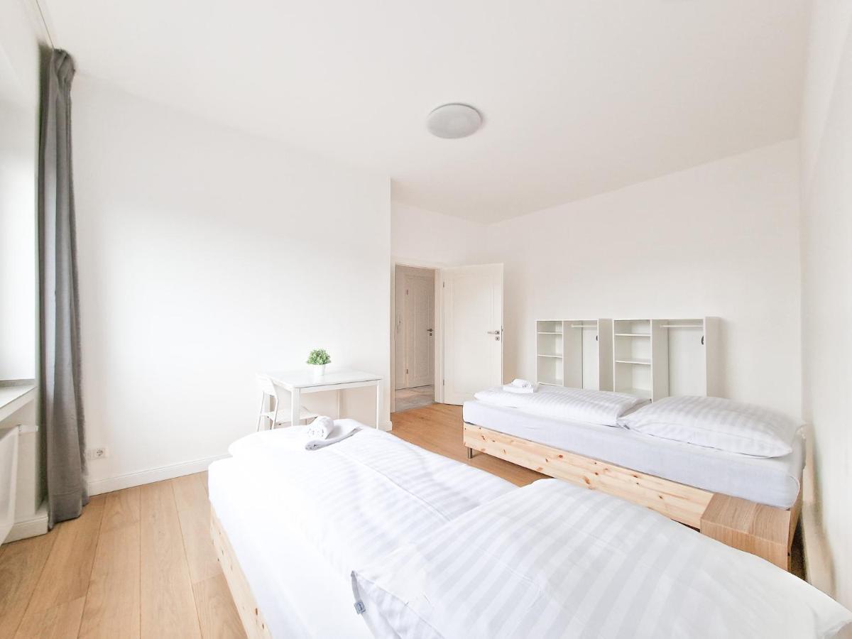 Raj Living - With 1 Or 2 - 15 Min To Messe Dus And Old Town Dus Apartment Dusseldorf