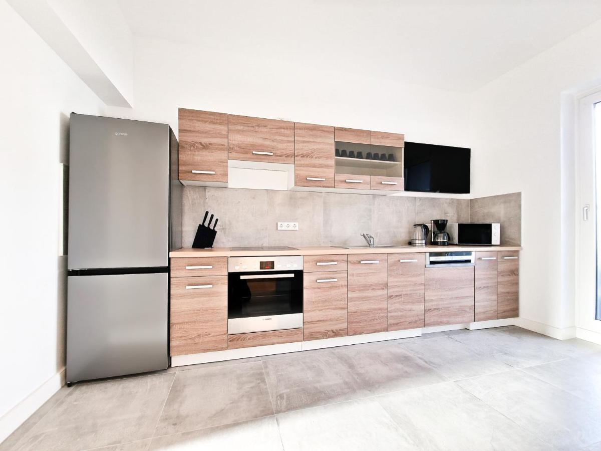 Apartment Raj Living - With 1 Or 2 - 15 Min To Messe Dus And Old Town Dus Dusseldorf