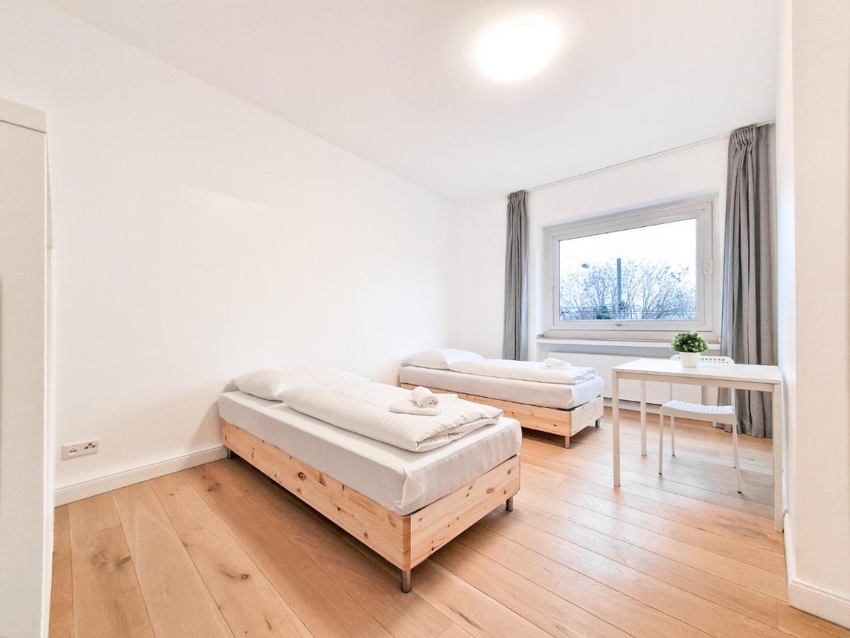 Raj Living - With 1 Or 2 - 15 Min To Messe Dus And Old Town Dus Dusseldorf